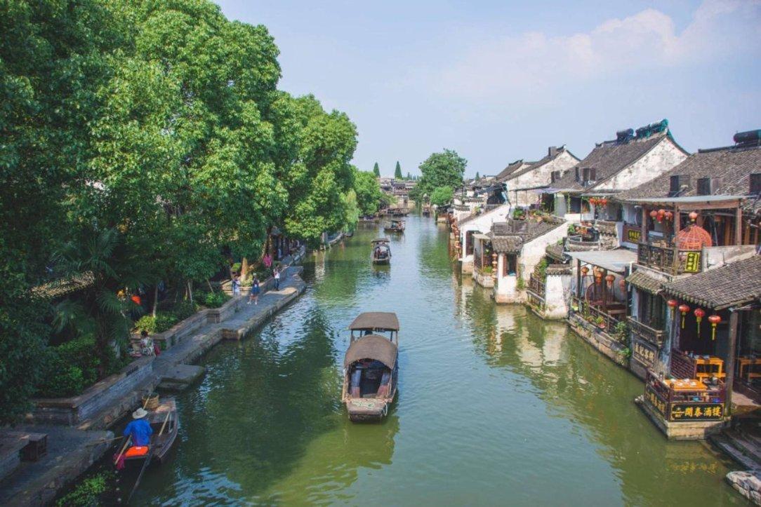 东莞市人民代表大会常务委员会关于接受蔡永珊辞去东莞市人民检察院检察长职务请求的决定